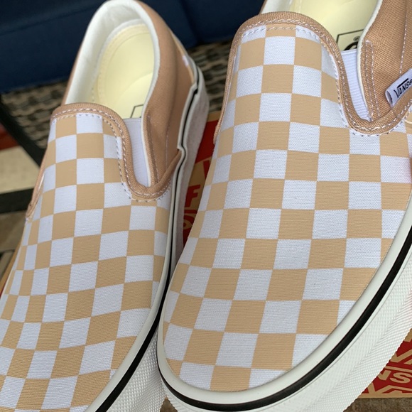 Vans Men’s Classic Slip-On (Checkerboard) Frappe/True Whit
VN0A38F7QC0
sneakers - Picture 13 of 16